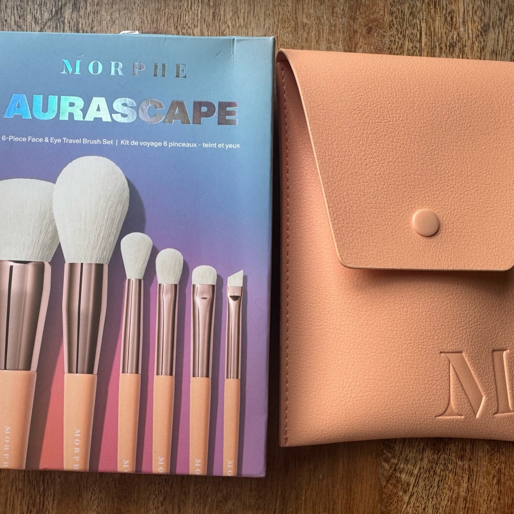 Morphe Aurascape Brush Set with Peach Case